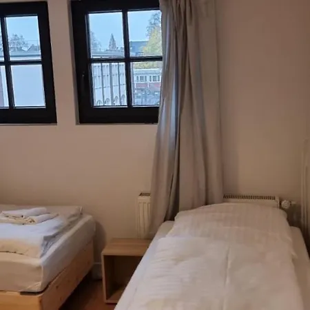 Tolstov House - 5 House With Terrace - 35 Min To Messe Dus Apartmán