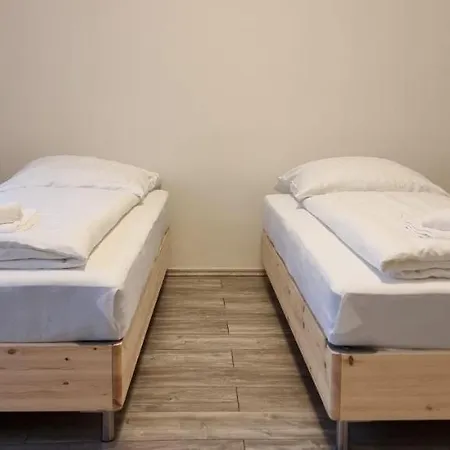 Tolstov House - 5 House With Terrace - 35 Min To Messe Dus *