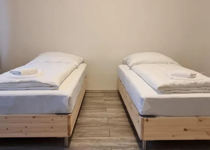 Tolstov House - 5 House With Terrace - 35 Min To Messe Dus *