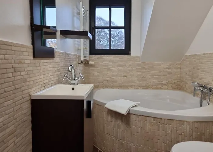 Tolstov House - 5 House With Terrace - 35 Min To Messe Dus